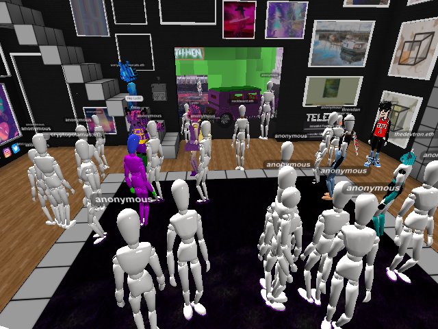 There must be like 50 ppl in here. Cool!