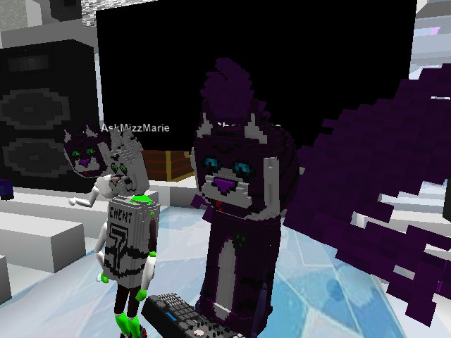 Party is ending in 10. Help me make an all Chent gruop womp to recive a special gift. ;)