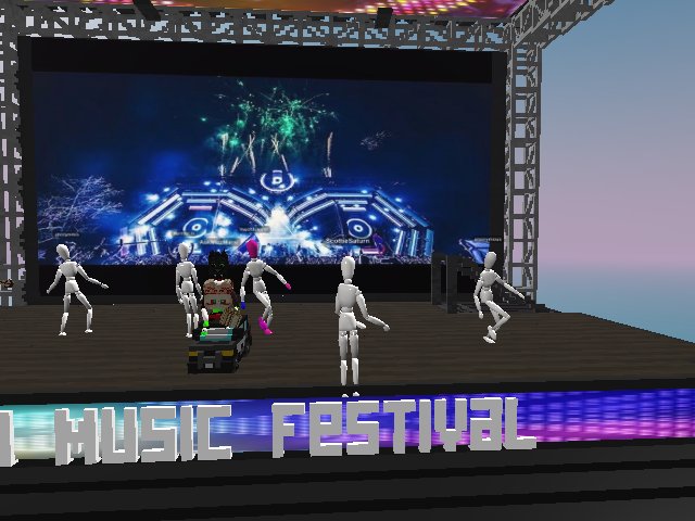 Turning Up At the Pepsi Music Festival with my peeps!! I'm gonna perform on this stage one day!! Look out for me!! 🤴🏾💙🤘🏾⚡
