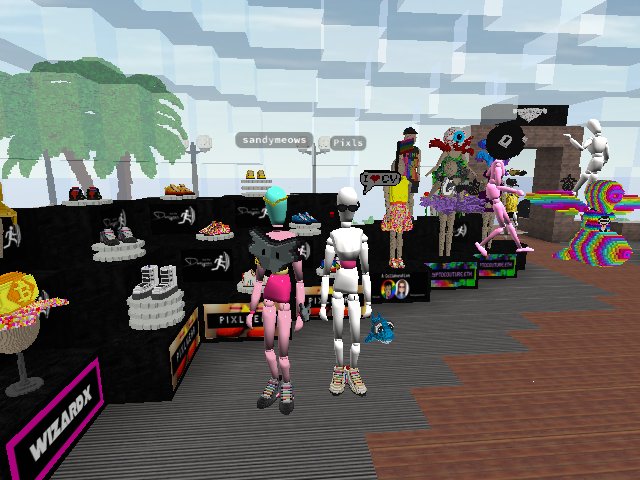 GREAT FASHION SHOW!!! Here with Designer @pixls_dot_eth Check out her line! :D