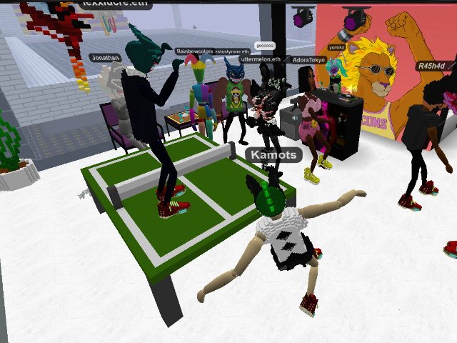 Live music with DJ!