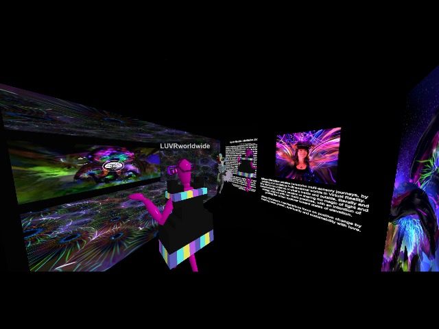 LUVRworlwide's floor with AR art and immersive space
🔥🔥🔥